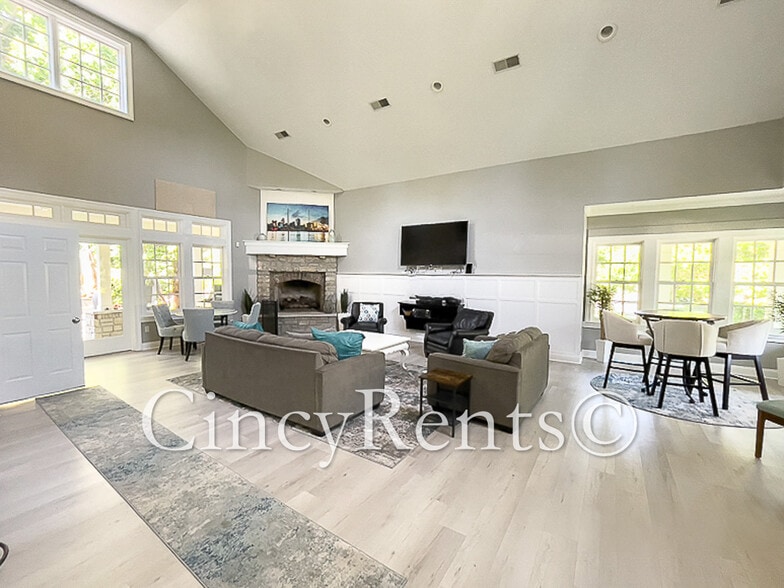 Building Photo - 3684 Ashworth Dr