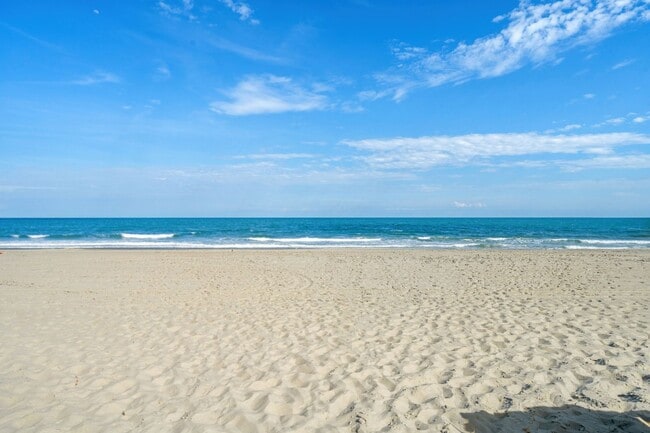 Building Photo - Now Allowing 1 small dog under 30Lbs - Spacious 2 bed/2 bath Deer Creek Villas-Surfside