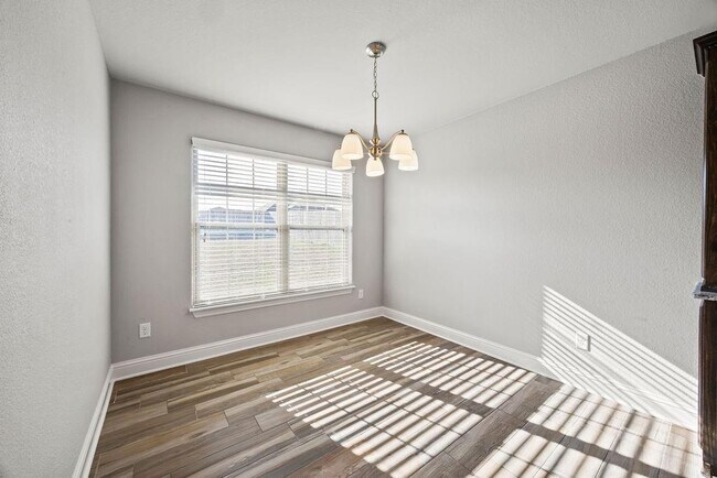 Building Photo - 2031 Dover Cove