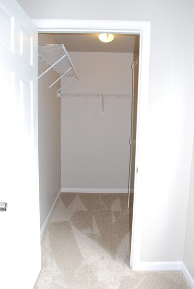 Building Photo - 22666 Lenox Dr