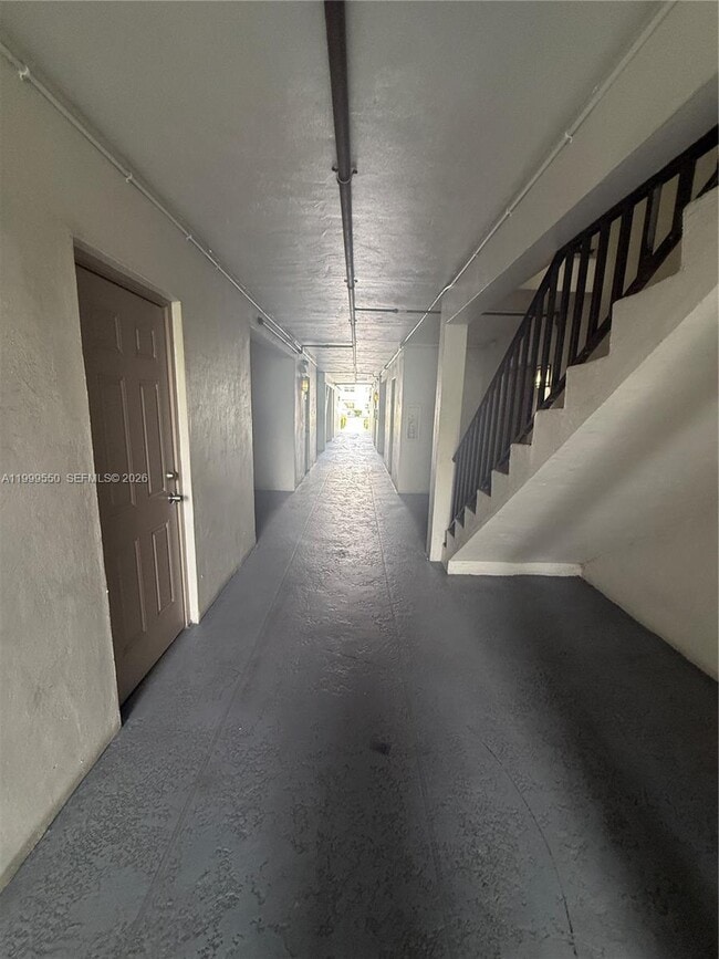 Building Photo - 201 SE 6th Ave