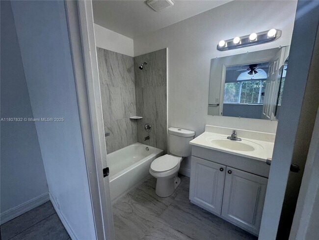 Building Photo - 9515 SW 138th Pl