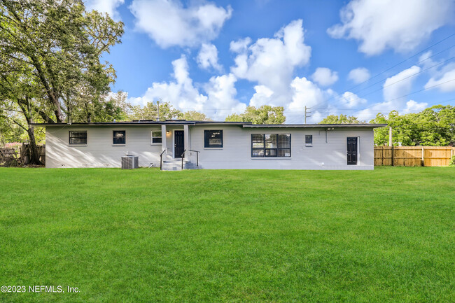 Building Photo - 6371 Sauterne Dr