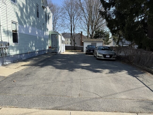 Building Photo - 16 Hudson St