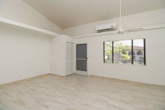 Building Photo - ANNUAL UNFURNISHED ** Wiggins Pass West **...