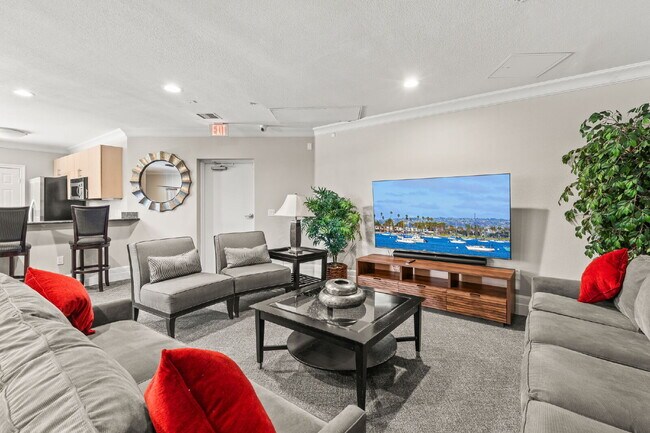 Building Photo - "Spacious, Sophisticated, Modern 3BR, 2BA Condo in the heart of downtown
