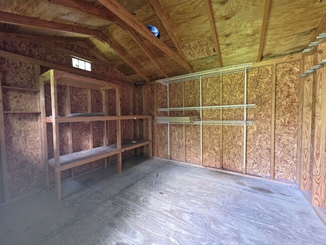 Building Photo - 1404 Woodbridge Dr