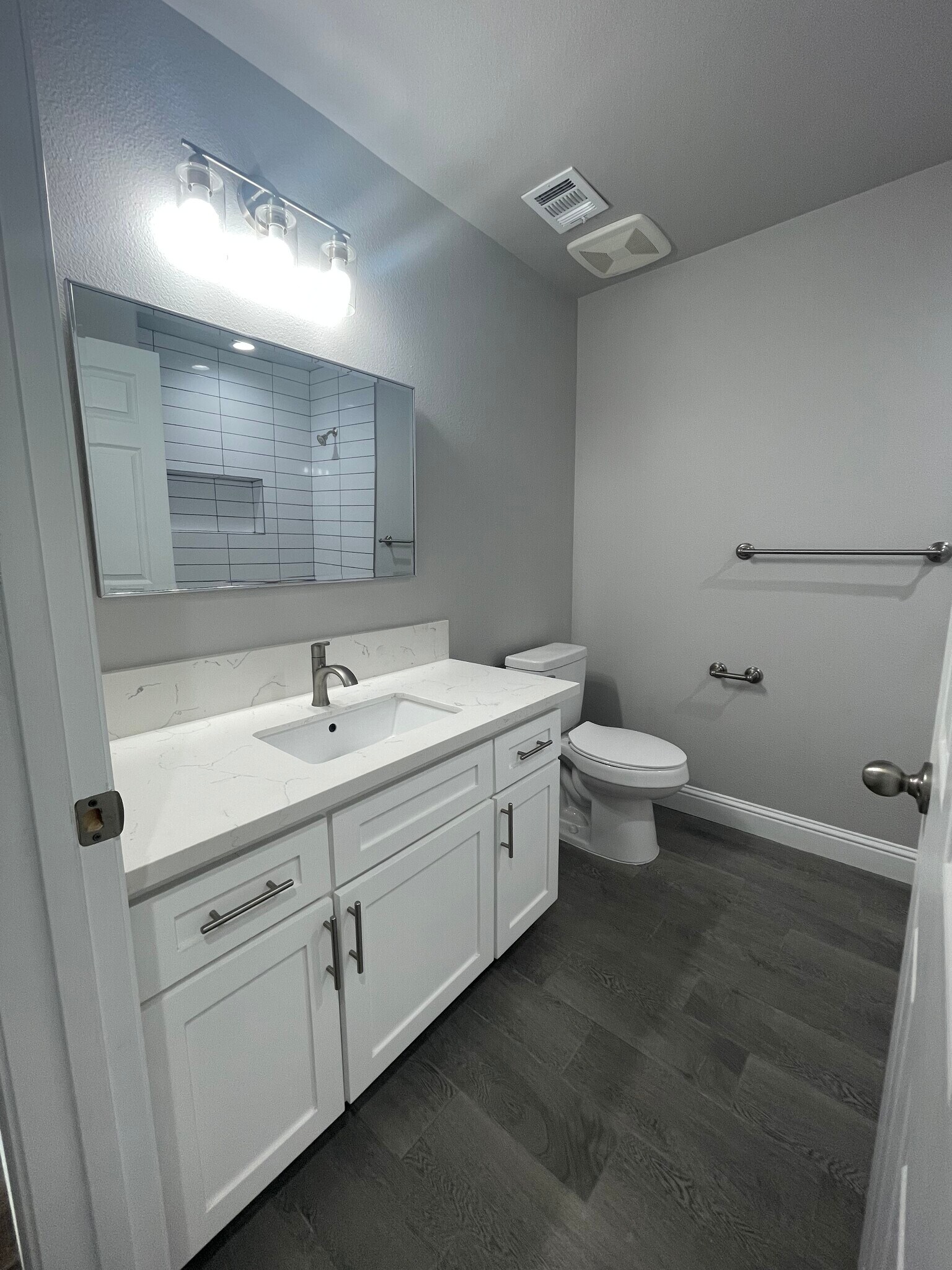 Bathroom 1 - 1051 Adell St