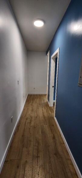 Building Photo - 2103 S Harcourt Ave