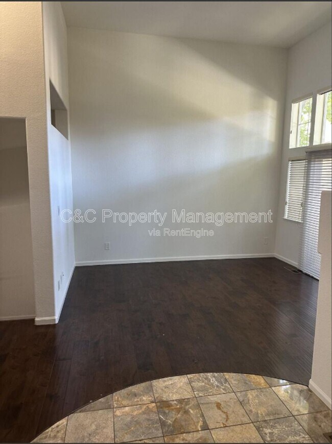 Building Photo - 542 Mill River Ln