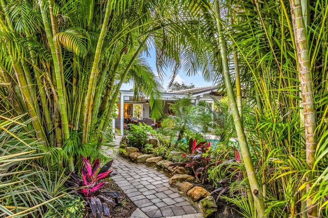 Building Photo - 2004 NE 17th Way