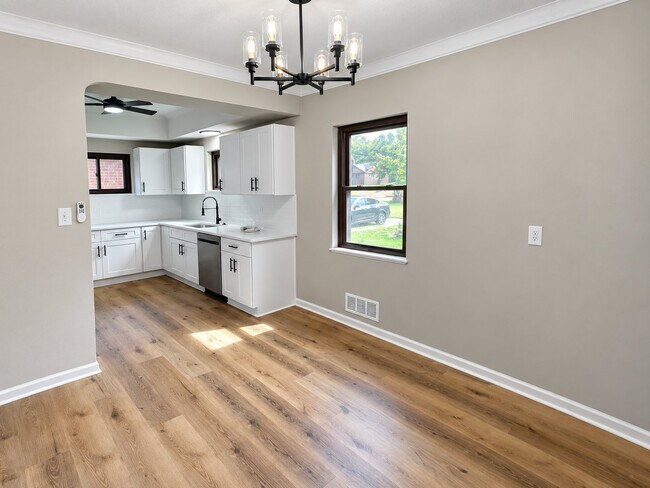 Building Photo - 25855 Highland Rd