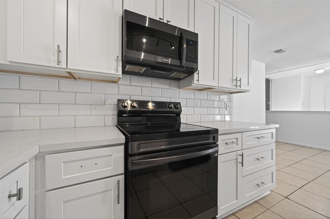 Building Photo - 2603 Shady Bayou Ln