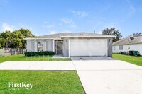 Building Photo - 283 SW Tulip Blvd