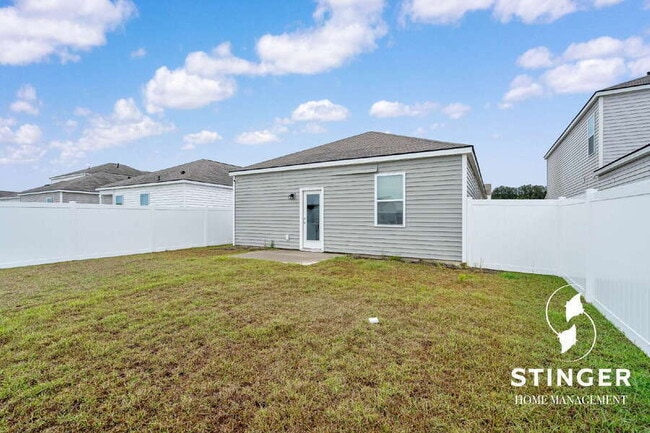 Building Photo - 548 Hideaway St