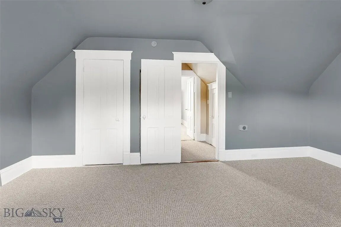 Building Photo - 1007 W Park St