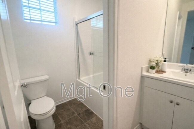 Building Photo - 15988 Lasselle St