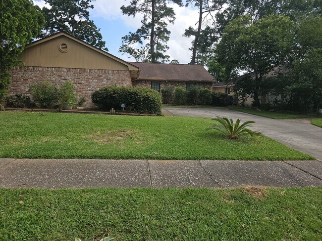 Primary Photo - 5910 Bridgegate Dr