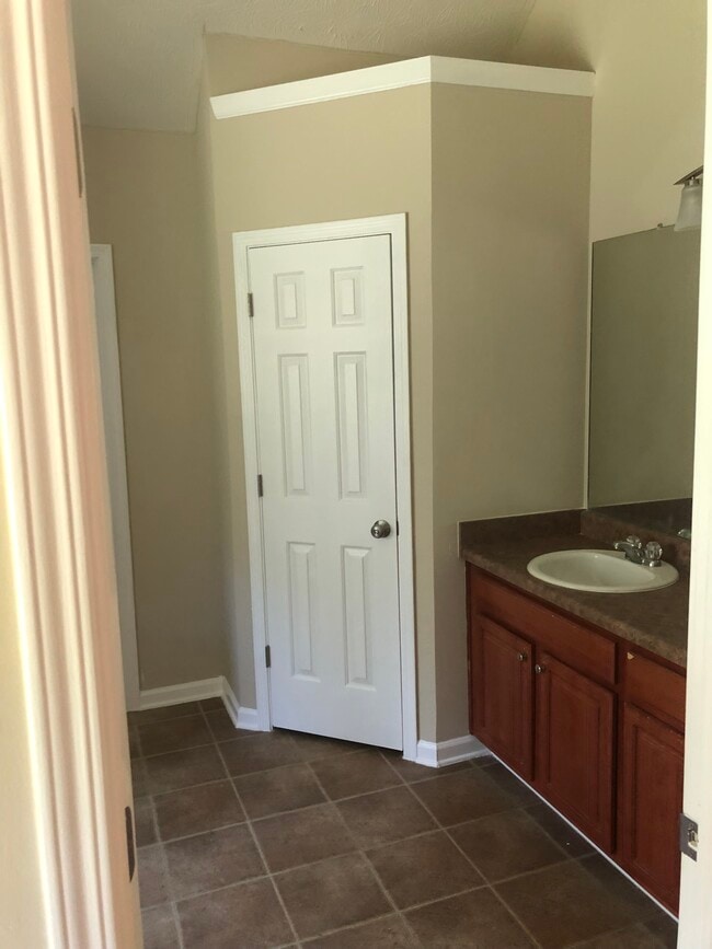 Main Bathroom - 1414 Schley Plz