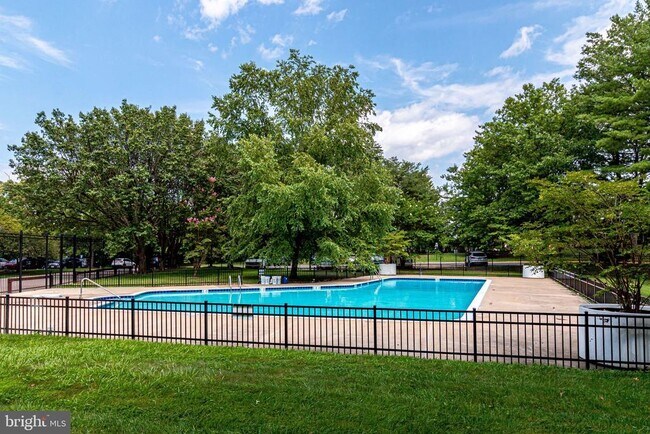 Building Photo - 3101 S Manchester St