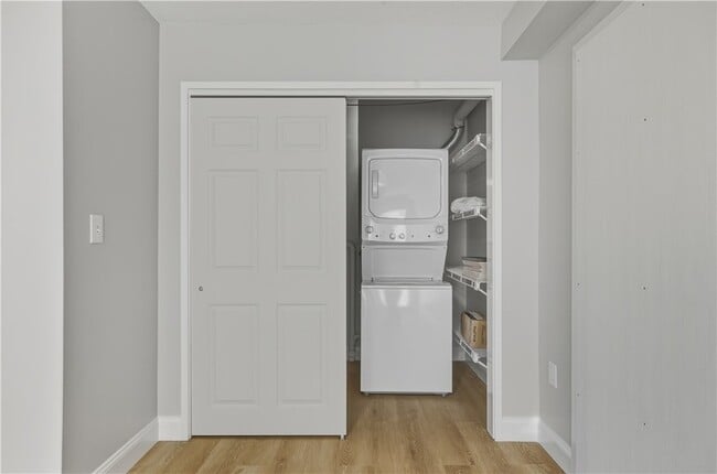 Building Photo - 20 America Way