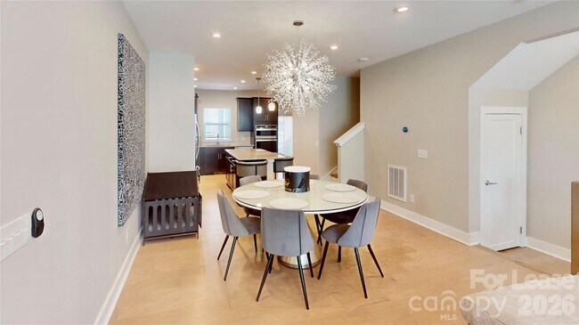 Building Photo - 3804 Sky Haven Dr