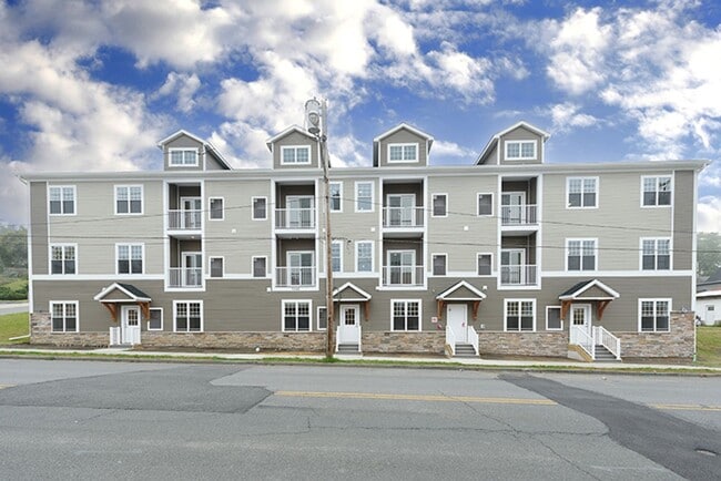 Building Photo - Luxury Living with Extra Space – 1 Bed + D...