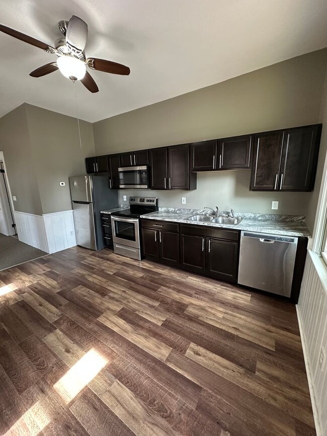 Building Photo - 309 S 8th St