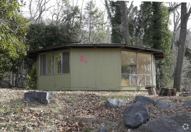 Building Photo - Miramonte Forest