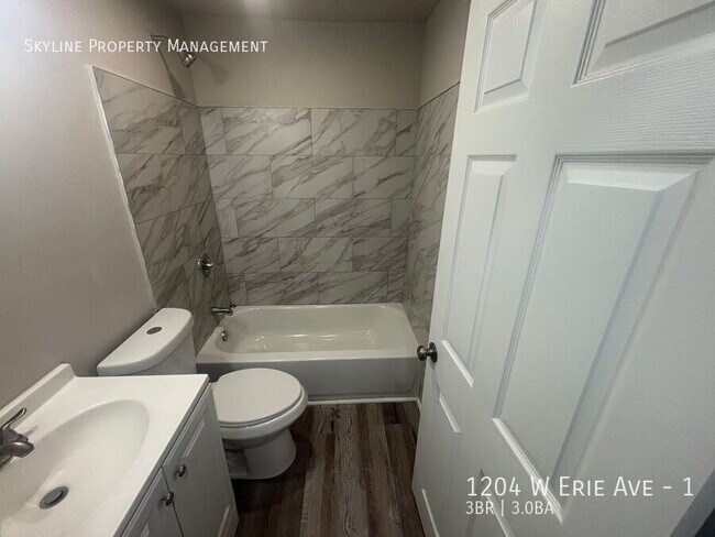 Building Photo - 1204 W Erie Ave