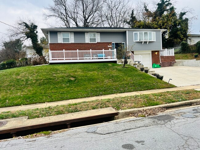 Building Photo - 323 Aragona Dr