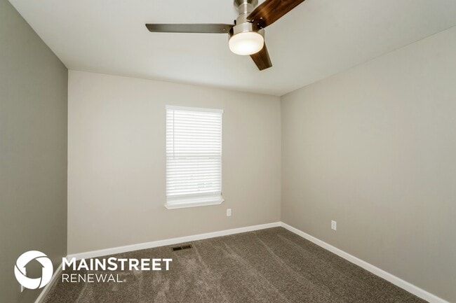 Building Photo - 2056 N Sarah Dr