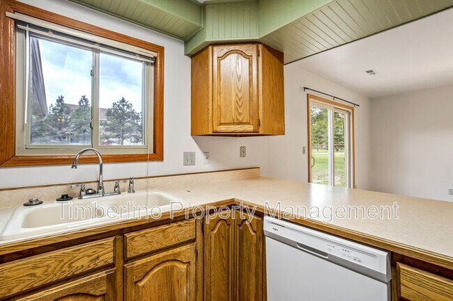 Building Photo - 17960 Bakers Farm Rd