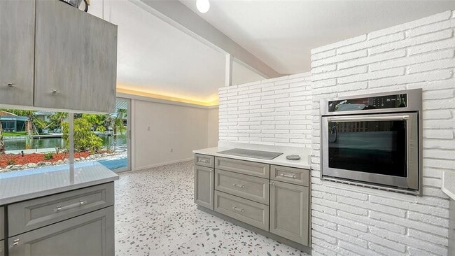 Building Photo - 4830 Higel Ave