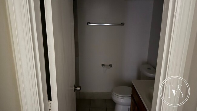 Building Photo - NEWLY UPGRADED 3 BED/2 BATH HOME