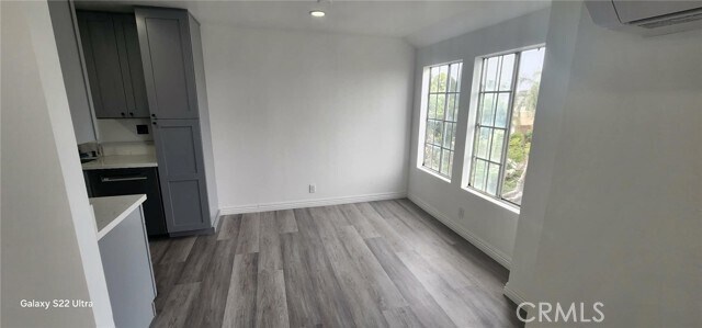 Building Photo - 1566 Pine Ave