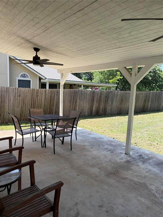 Building Photo - 3101 Birch Dr