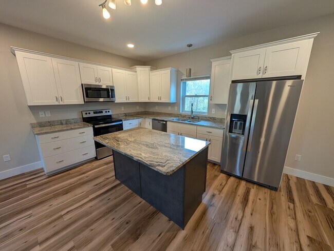 Building Photo - Swannanoa Rental