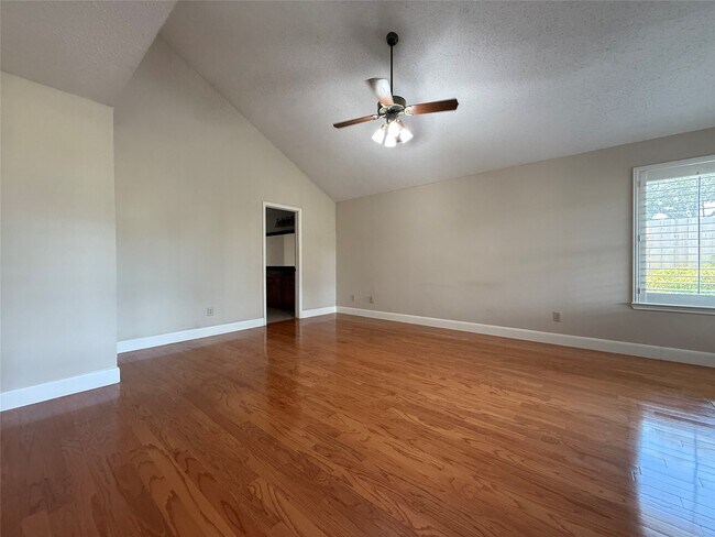 Building Photo - 2131 Greencove Ln