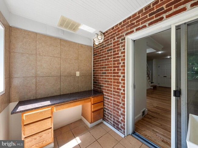 Building Photo - 423 Mt Vernon Ave