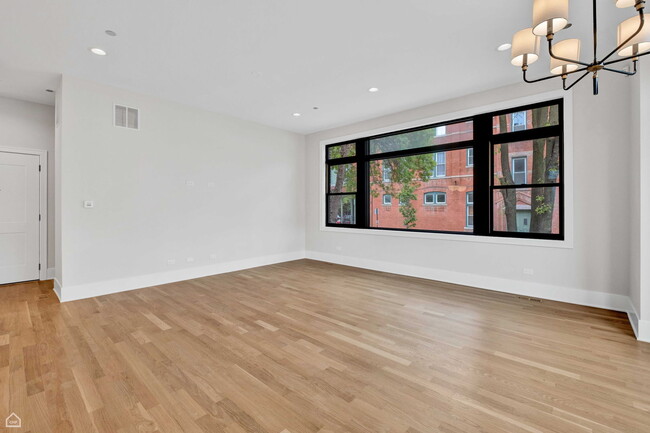 Building Photo - 1757 W Le Moyne St