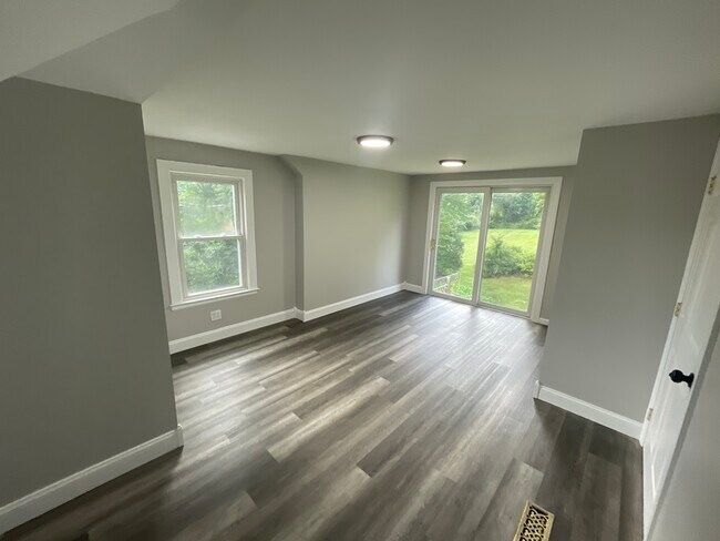 Building Photo - 8 Aspinall Dr