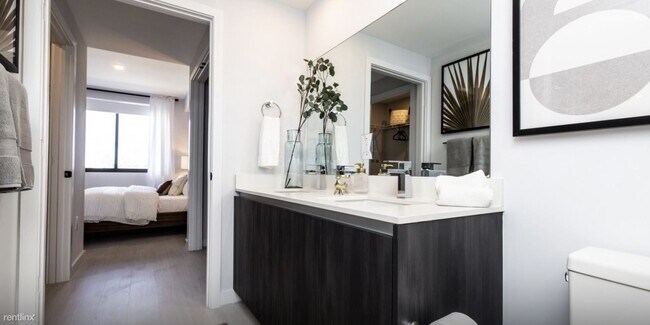 Building Photo - Studio, 1 bath Condo - 299 Bryan Rd BRAND ...