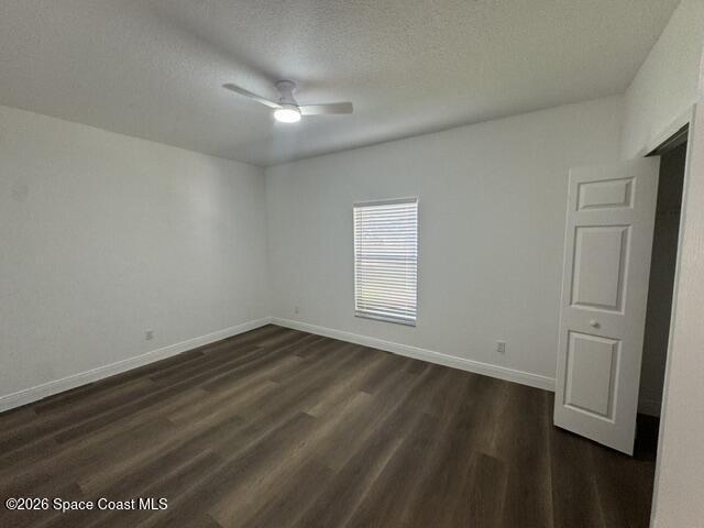 Building Photo - 982 Villa Dr