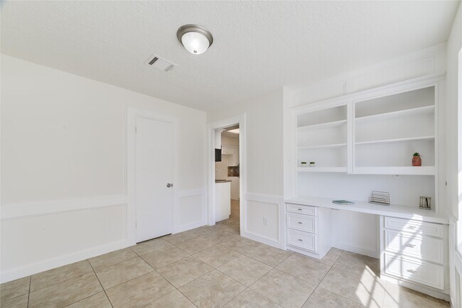 Building Photo - 18318 Ella Blvd