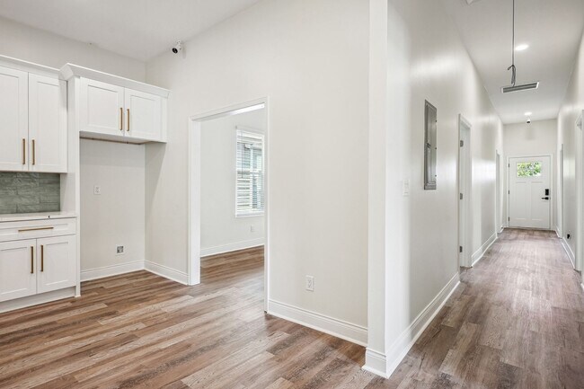 Building Photo - Incredible opportunity to live in Historic...