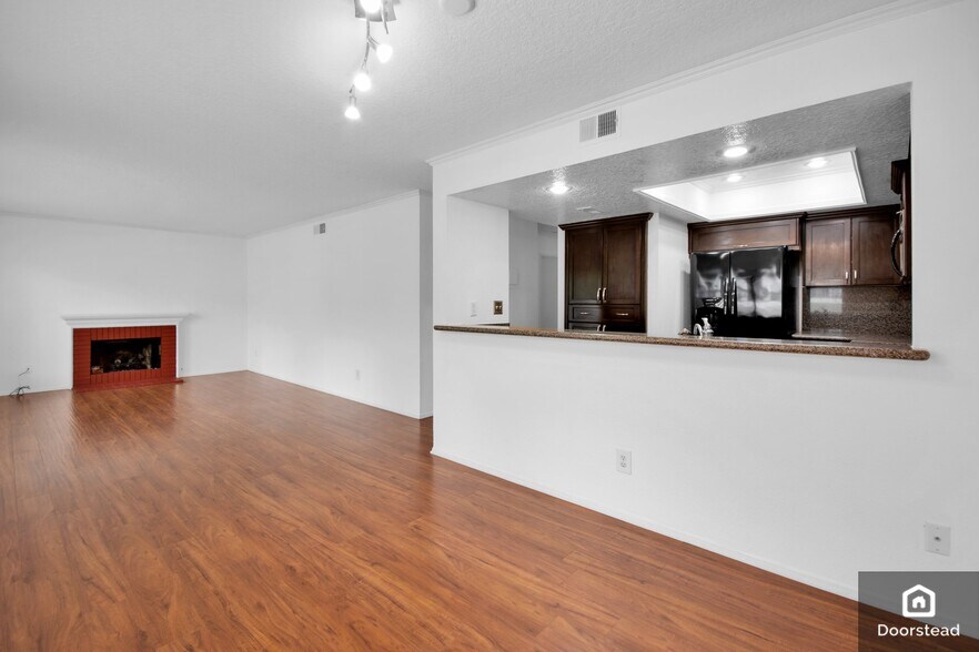 Building Photo - 25596 Mont Pointe