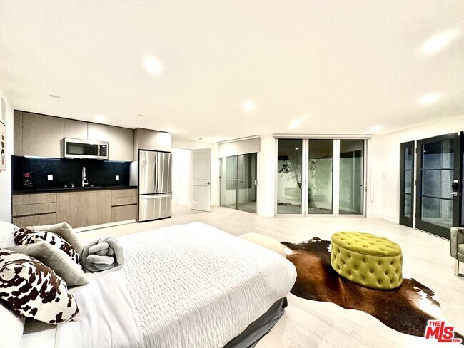 Building Photo - 822 Pacific Ave