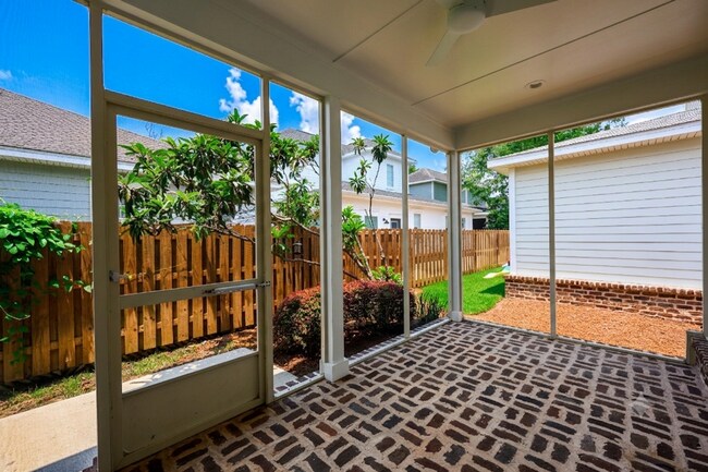 Building Photo - Church Street Village Home For Rent