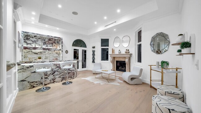 Building Photo - 1447 San Ysidro Dr